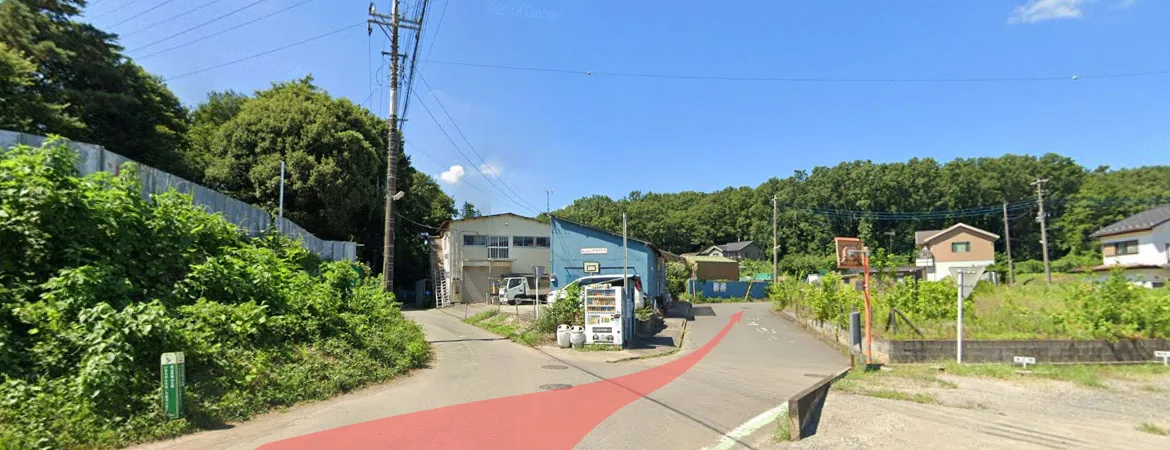 矢印の方向に進んでください